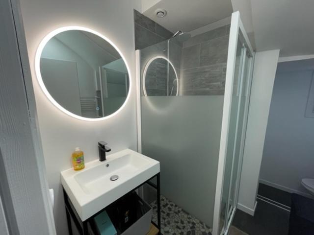 - Le Nuage - Unique, Espace Spa Privatif Et Jardin Avec Plancha Et Salon Privatif, Stationnement Public Gratuit Niort Bagian luar foto