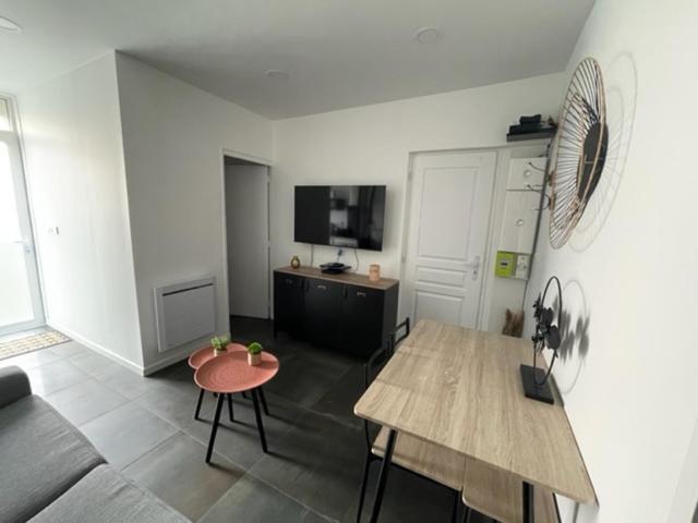 - Le Nuage - Unique, Espace Spa Privatif Et Jardin Avec Plancha Et Salon Privatif, Stationnement Public Gratuit Niort Bagian luar foto