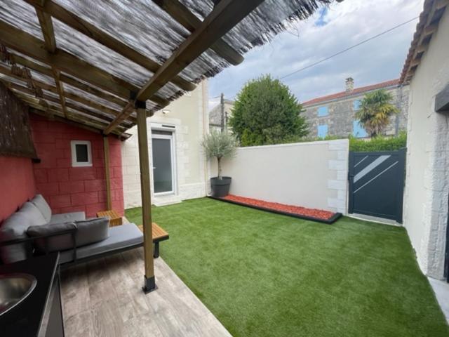 - Le Nuage - Unique, Espace Spa Privatif Et Jardin Avec Plancha Et Salon Privatif, Stationnement Public Gratuit Niort Bagian luar foto